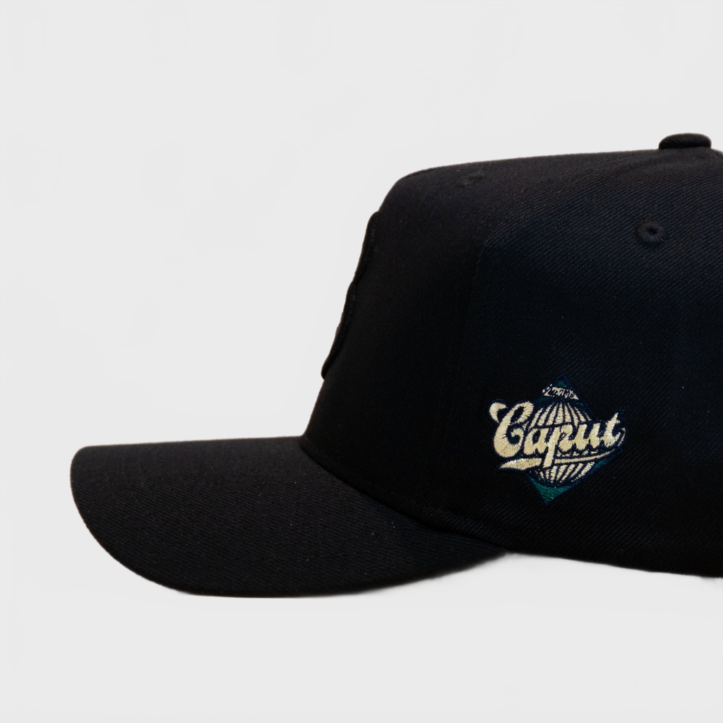 Ca´put Letter B Cap All Black