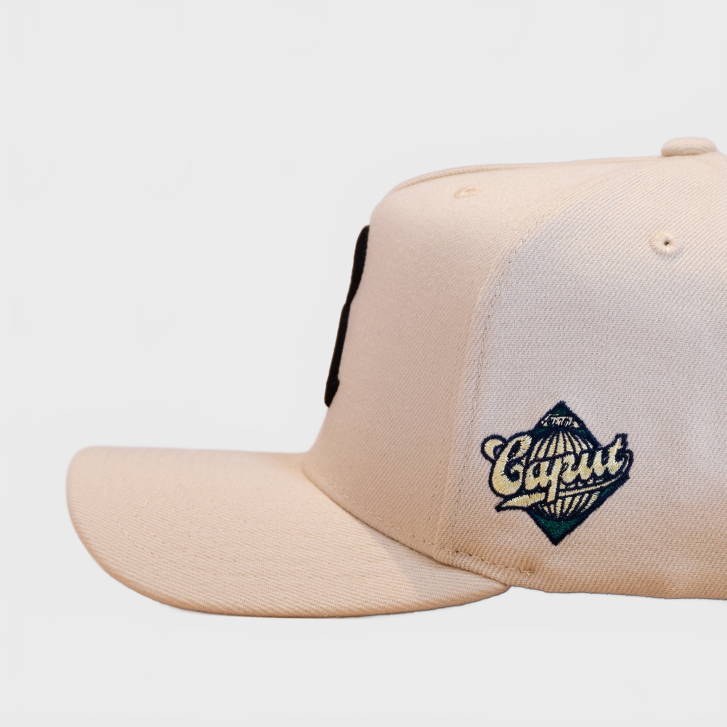 Ca´put Letter R Cap Sand