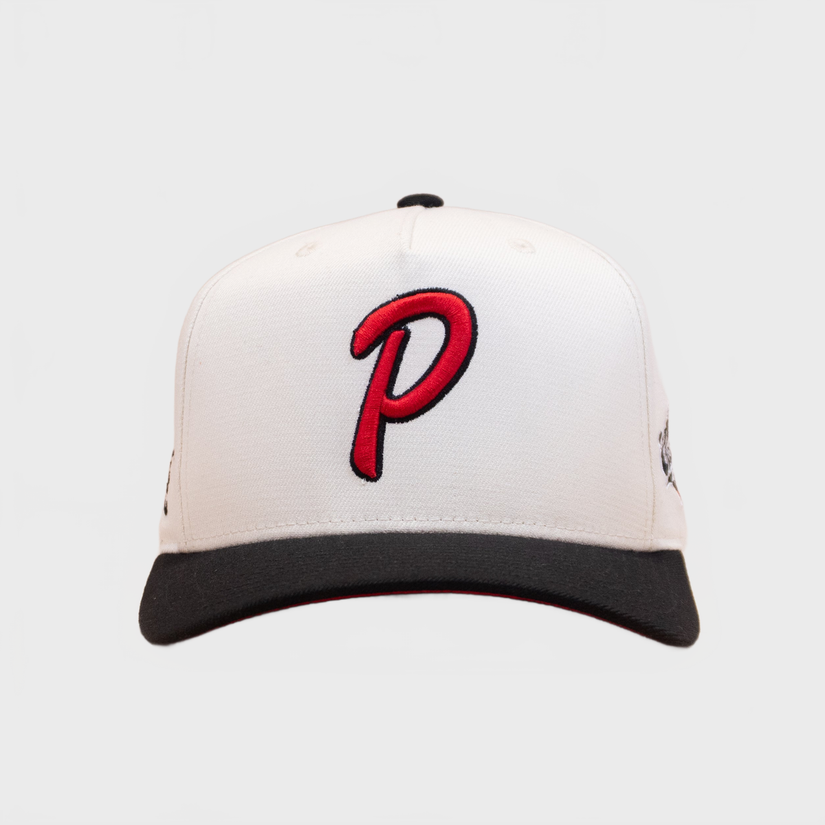 Ca´put Patches Exclusive Letter P Outline Cap Ivory/Black