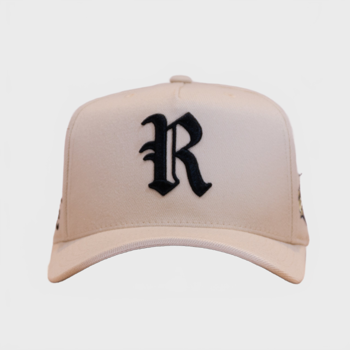 Ca´put Letter R Cap Sand